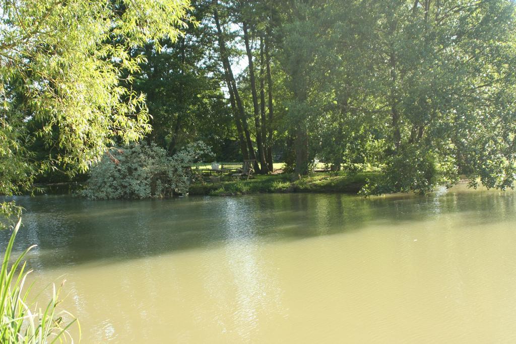 Le Petit Moulin Bed & Breakfast Faverelles Eksteriør bilde